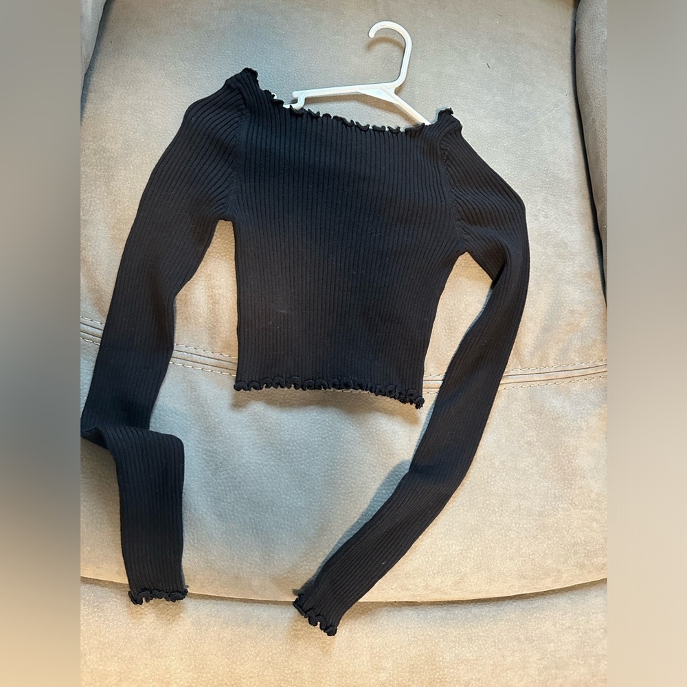 American Eagle black crop long sleeve top size small